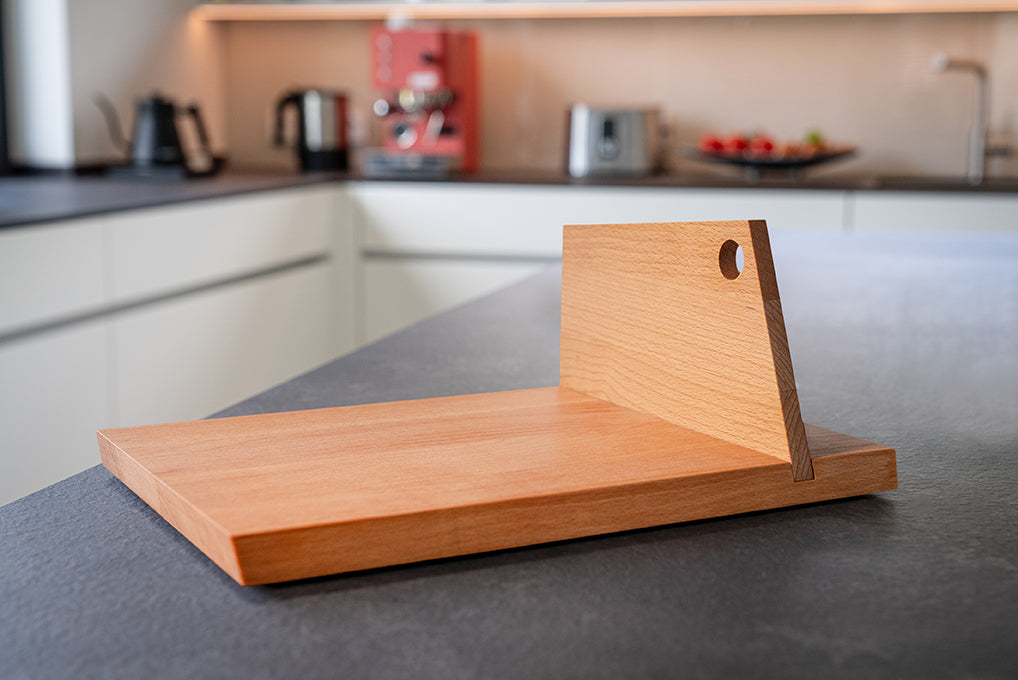 Cutting board + Santoku knife + oil